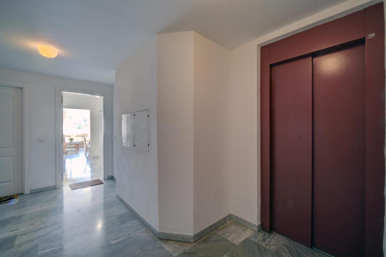 Sleeps 8 Aircon Secure Underground Parking Free Netflix Fast Internet