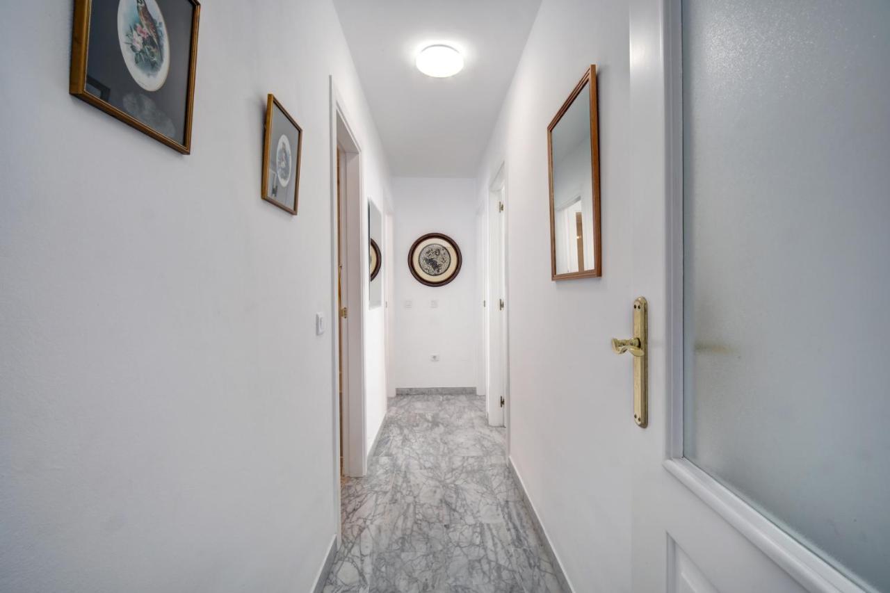 Sleeps 8 Aircon Secure Underground Parking Free Netflix Fast Internet *