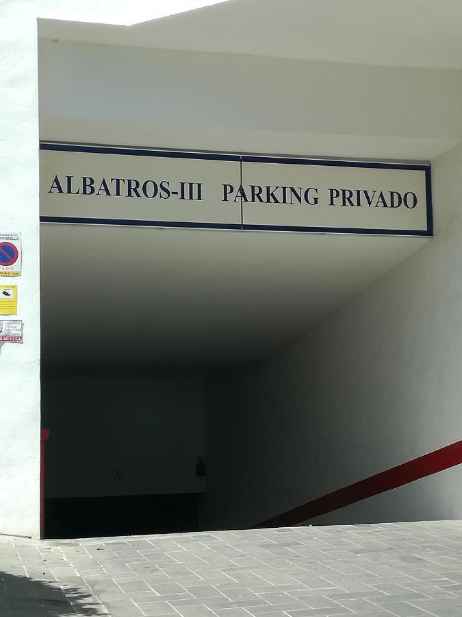 Sleeps 8 Aircon Secure Underground Parking Free Netflix Fast Internet