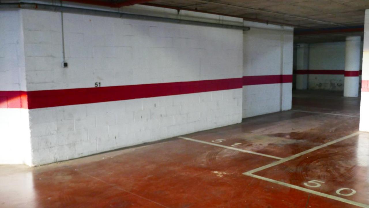 Sleeps 8 Aircon Secure Underground Parking Free Netflix Fast Internet *