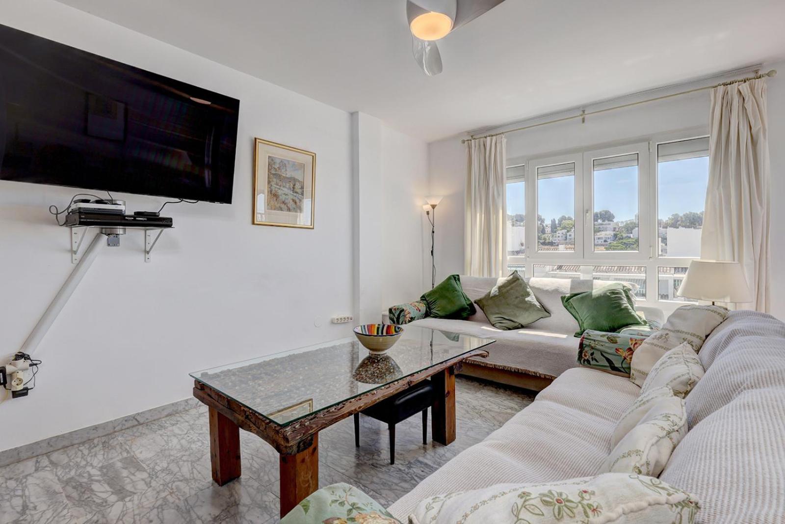 Sleeps 8 Aircon Secure Underground Parking Free Netflix Fast Internet Marbella